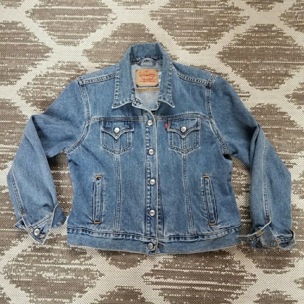 Levi Strauss & Co. Vintage jean jacket size large